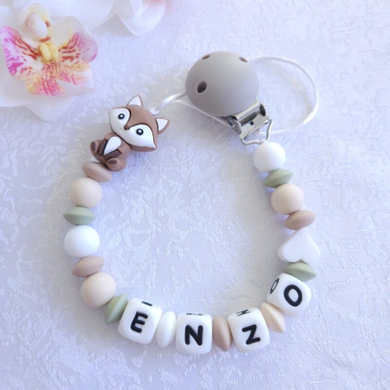 Nimeline lutikett Rebane – pruunikas-valge käsitöö lutikett beebile, BPA-vabast silikoonist ja armsa rebasefiguuriga.