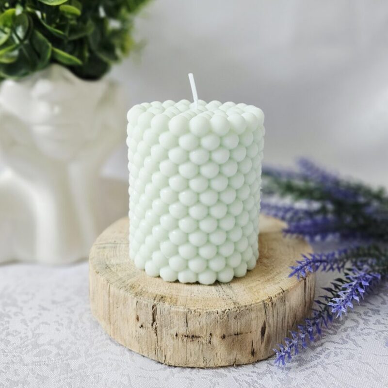 Sojavahaküünal magnoolia-vaarika lõhnaline – looduslik käsitööküünal sojavahast