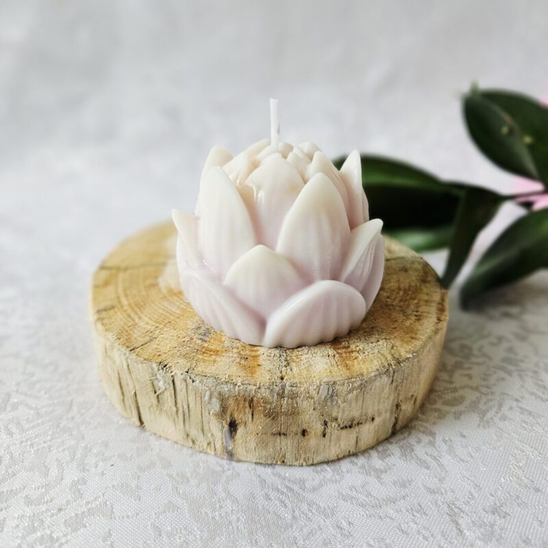 Lootoseõiekujuline sojavahaküünal, vaarika lõhnaline