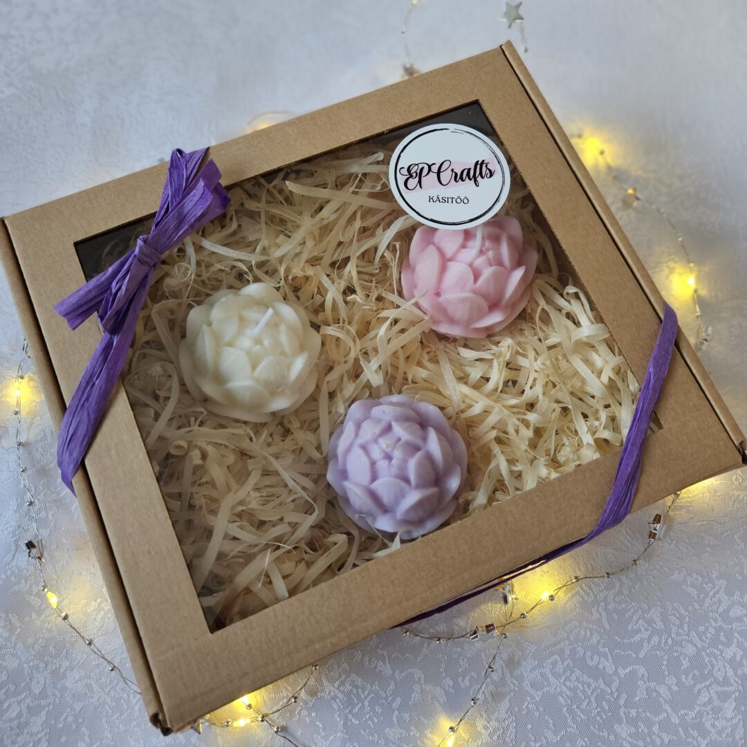 EP Crafts kinkekarp kolme käsitööküünlaga