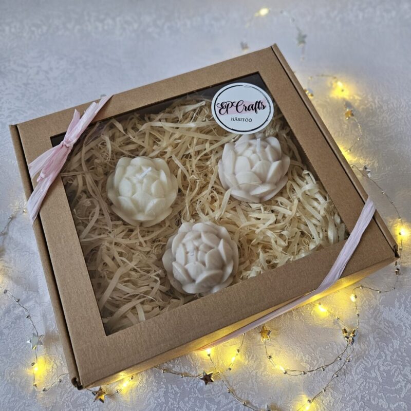 EP Crafts kinkekarp kolme käsitööküünlaga