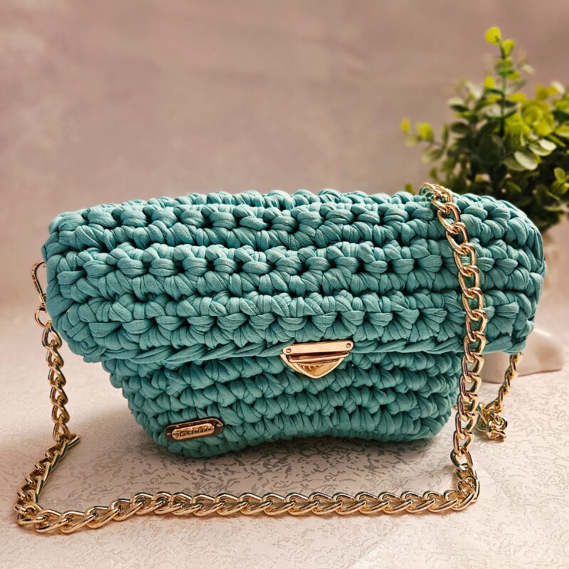 Taaskasutatud trikotaažpaelast heegeldatud käsitöö kott